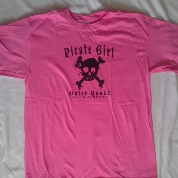 Outer Banks NC Pirate Girl t-shirt - NWOT - sz L - Picture 1 of 6
